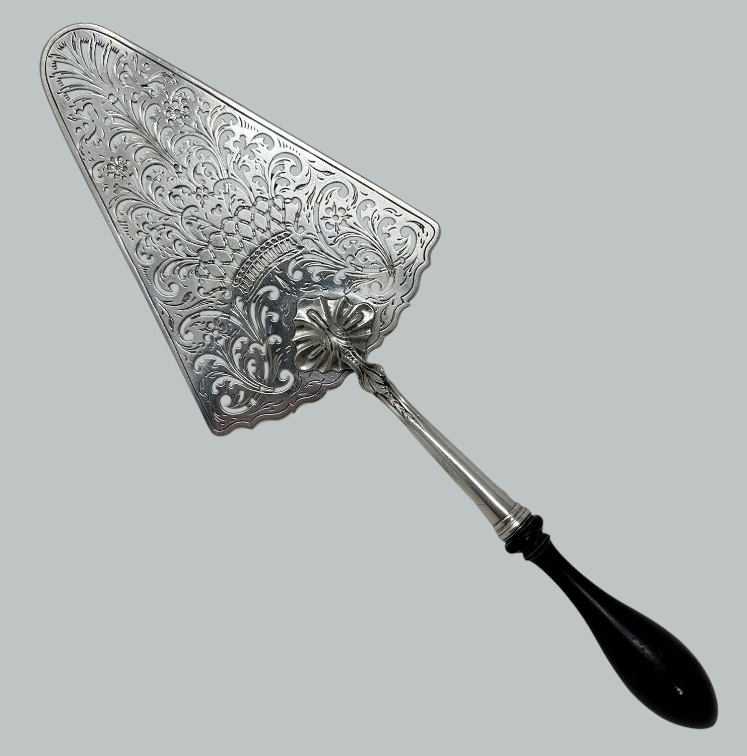 073. Antique English Georgian Sterling Silver Cake Fish Slice Trowel 1765 18th Century - Image 3